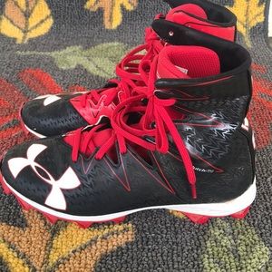 Under Armour clutch fit football cleats